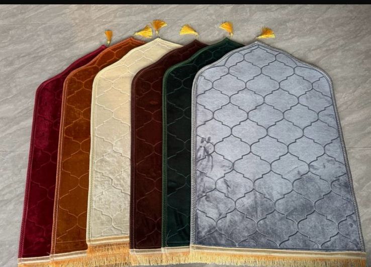 Premium Dome Shaped Prayer Mat – Anti-Slip & Elegant Finish (No Lace)