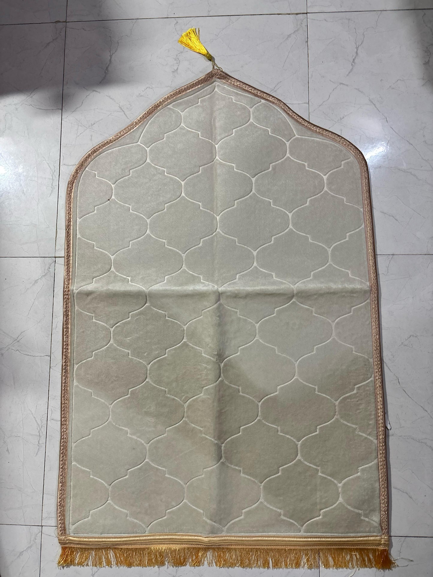 Premium Dome Shaped Prayer Mat – Anti-Slip & Elegant Finish (No Lace)
