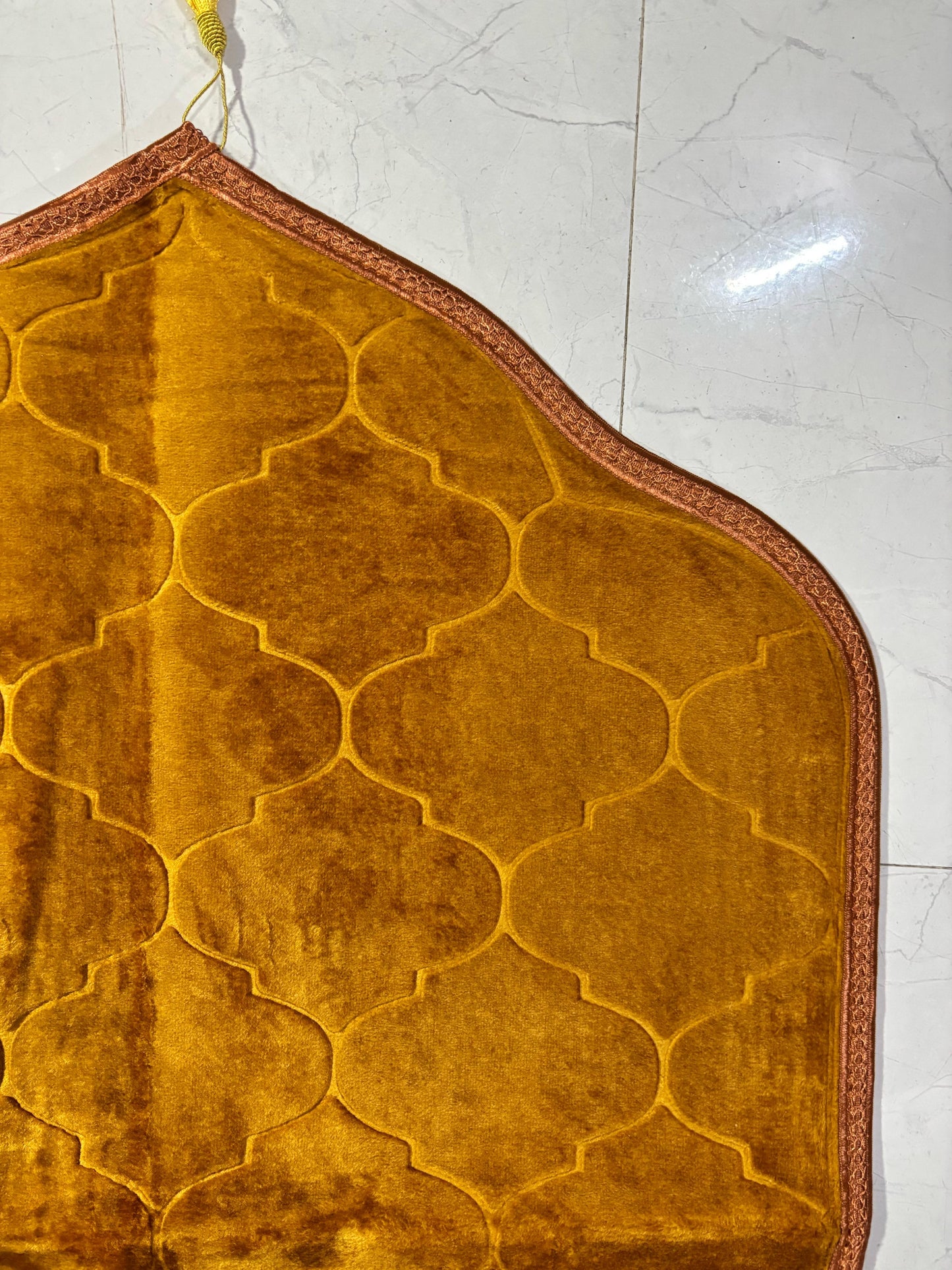Premium Dome Shaped Prayer Mat – Anti-Slip & Elegant Finish (No Lace)