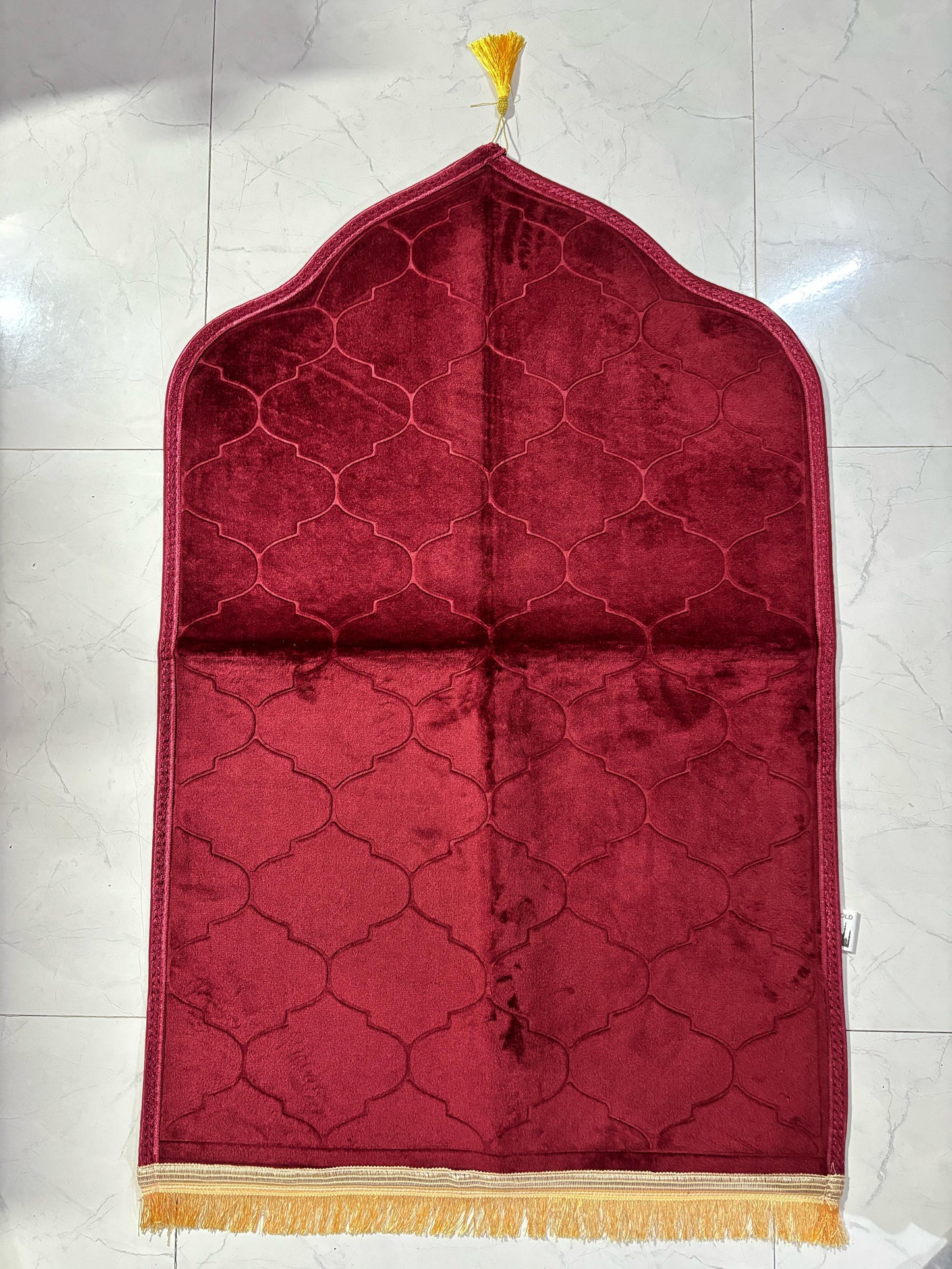 Premium Dome Shaped Prayer Mat – Anti-Slip & Elegant Finish (No Lace)