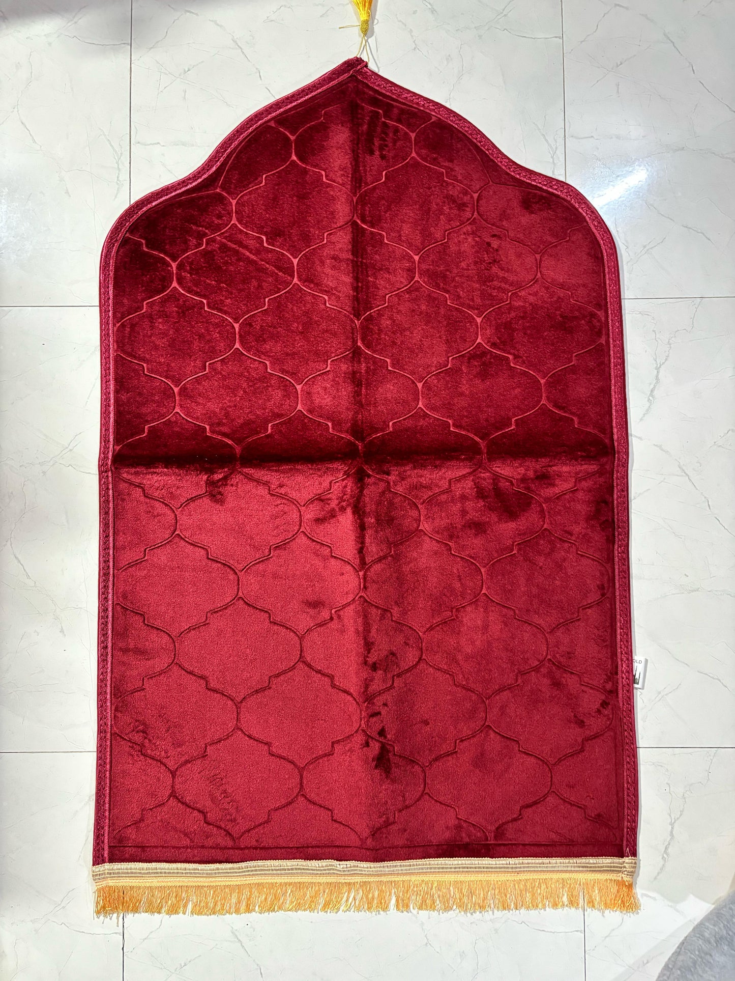 Premium Dome Shaped Prayer Mat – Anti-Slip & Elegant Finish (No Lace)