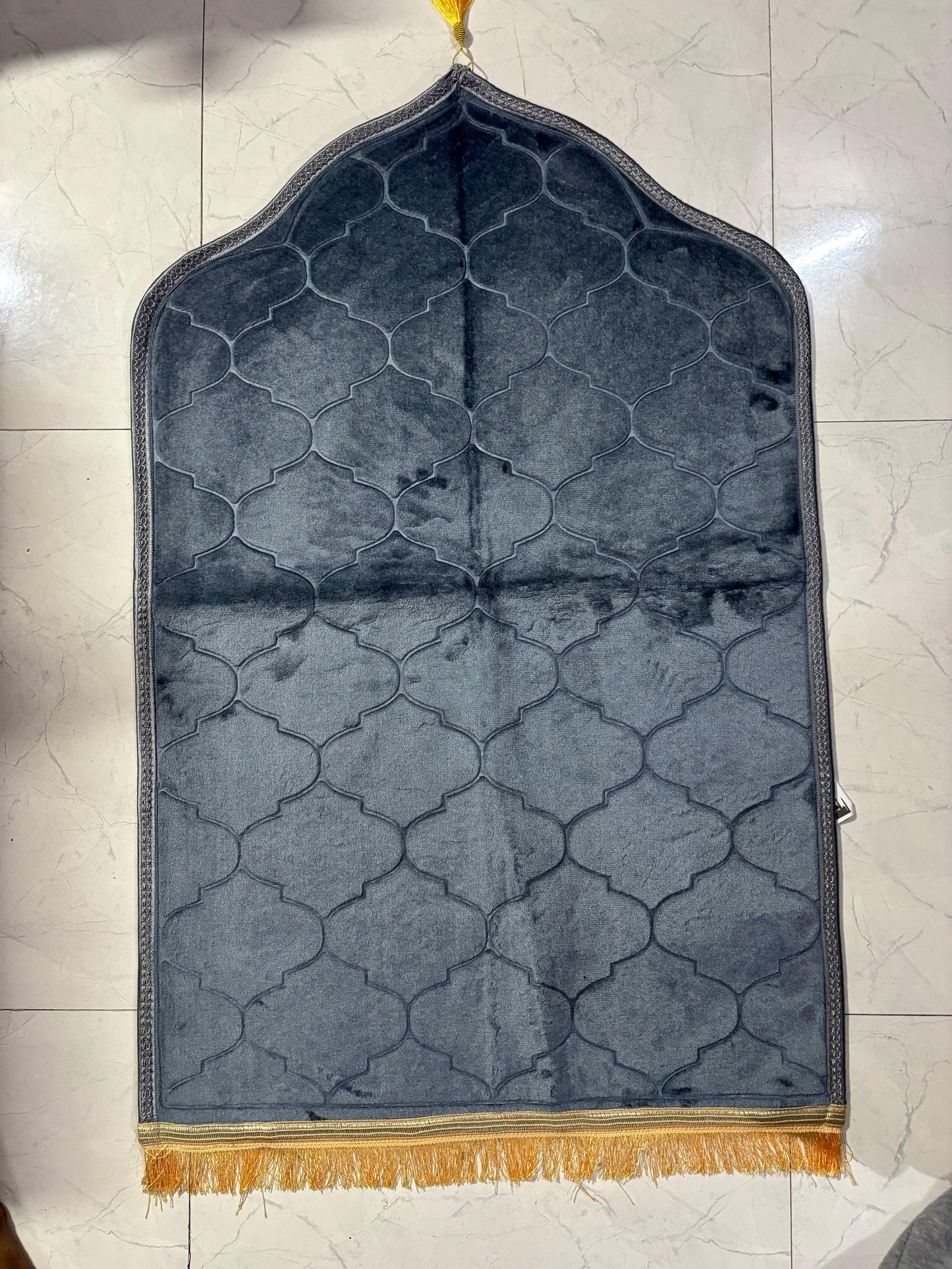 Premium Dome Shaped Prayer Mat – Anti-Slip & Elegant Finish (No Lace)