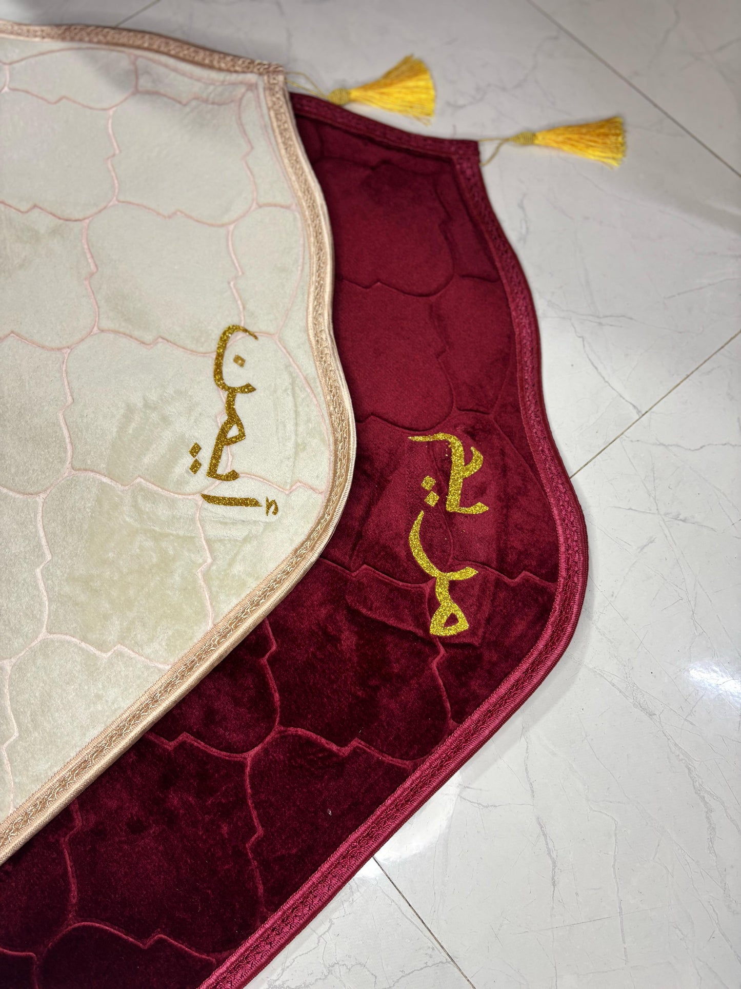 Premium Dome Shaped Prayer Mat – Anti-Slip & Elegant Finish (No Lace)