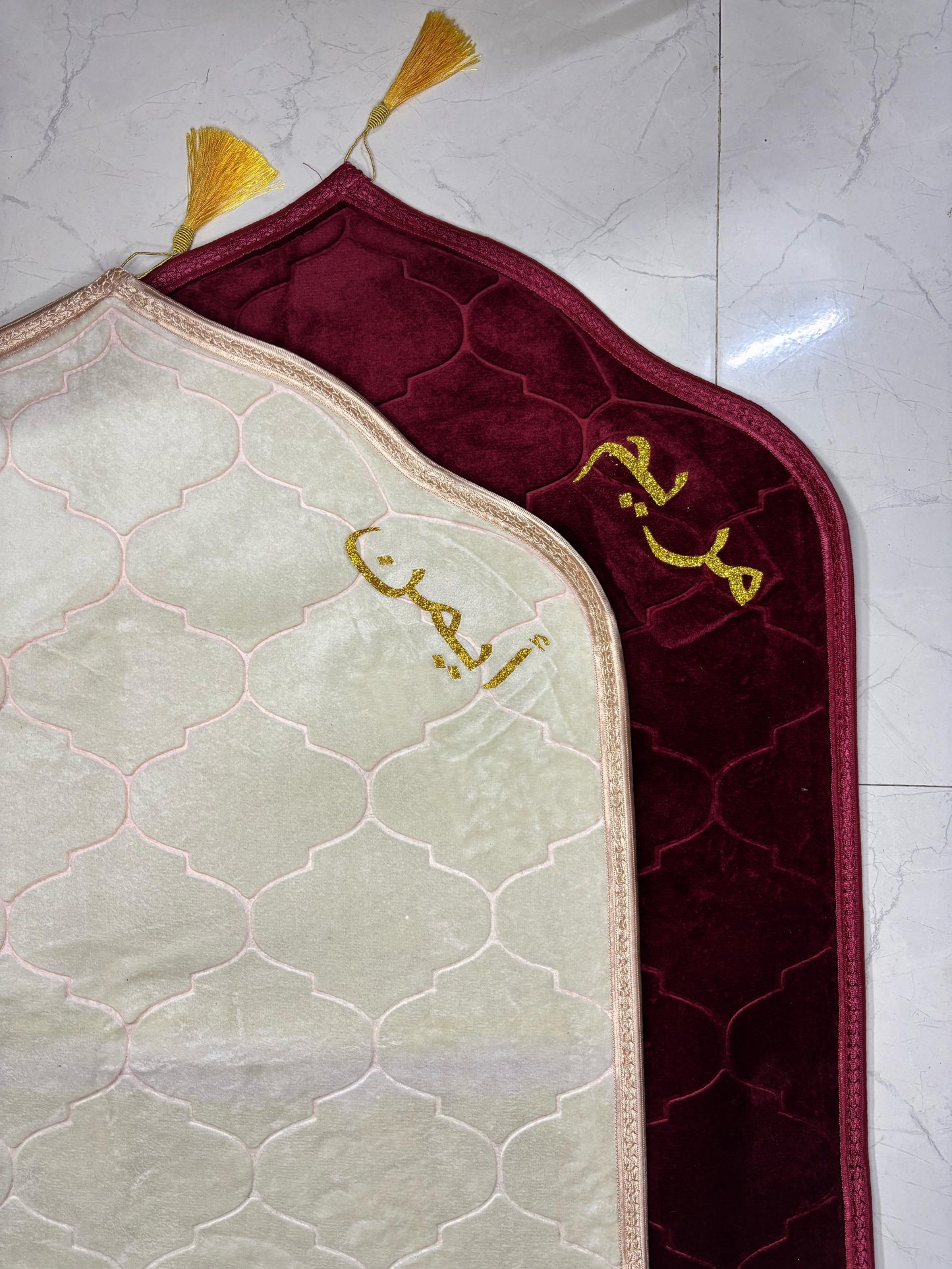 Premium Dome Shaped Prayer Mat – Anti-Slip & Elegant Finish (No Lace)
