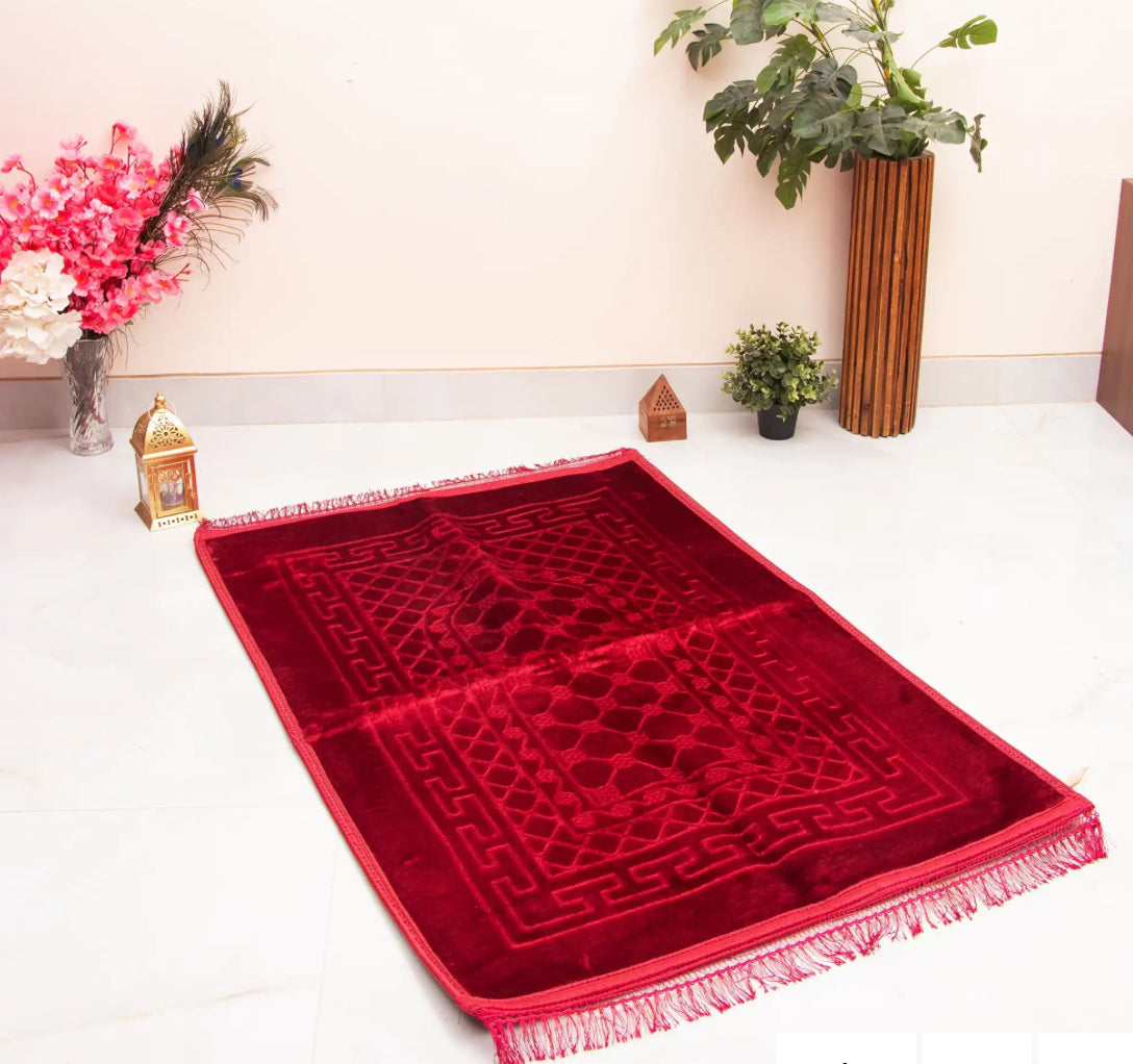 Luxury Rectangular Velvet Prayer Mat (Janamaz)