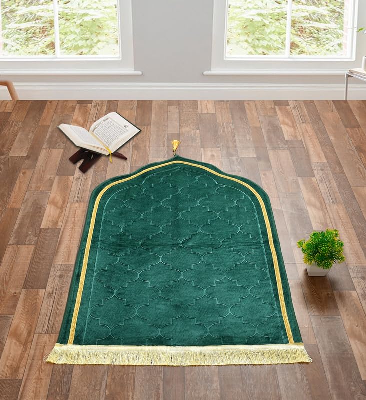 Luxury Dome-Shaped Velvet Prayer Mat (Janamaz)