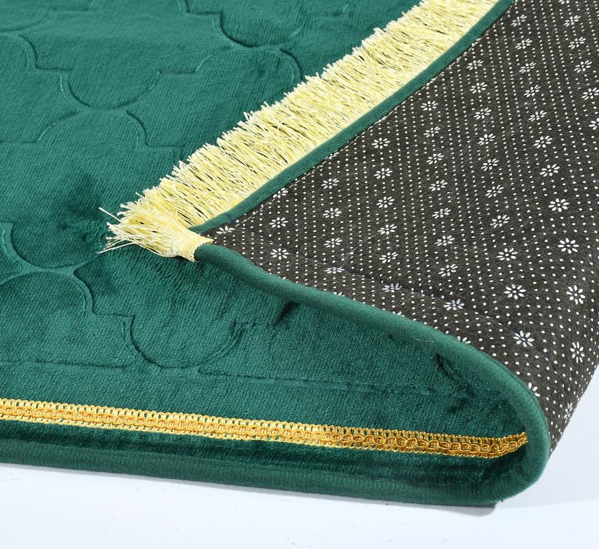 Luxury Dome-Shaped Velvet Prayer Mat (Janamaz)