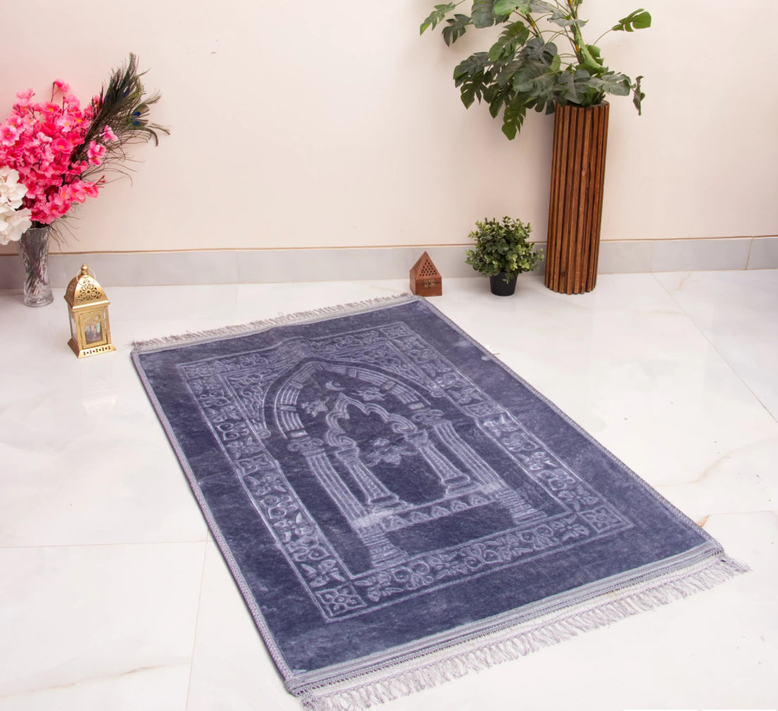 Luxury Rectangular Velvet Prayer Mat (Janamaz)