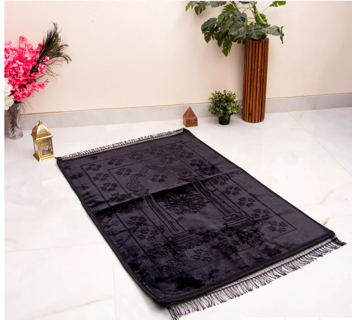 Luxury Rectangular Velvet Prayer Mat (Janamaz)