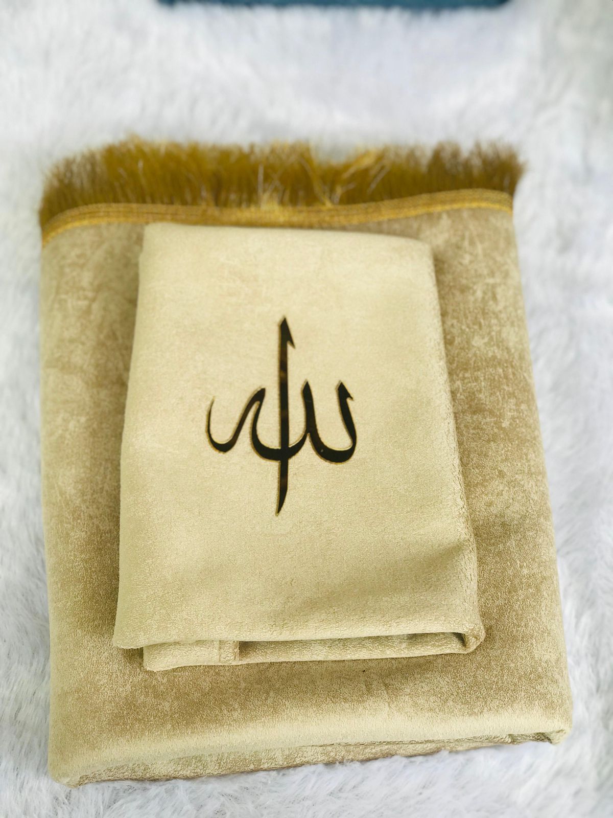 Elegant Quran Gift Hamper – A Meaningful Islamic Gift