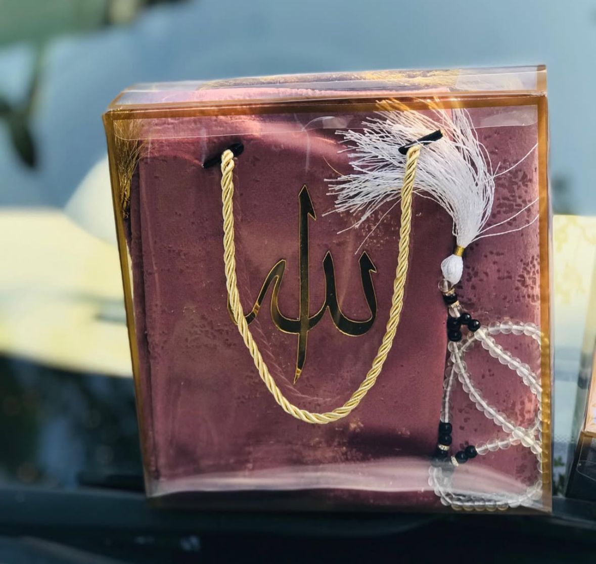 Elegant Quran Gift Hamper – A Meaningful Islamic Gift